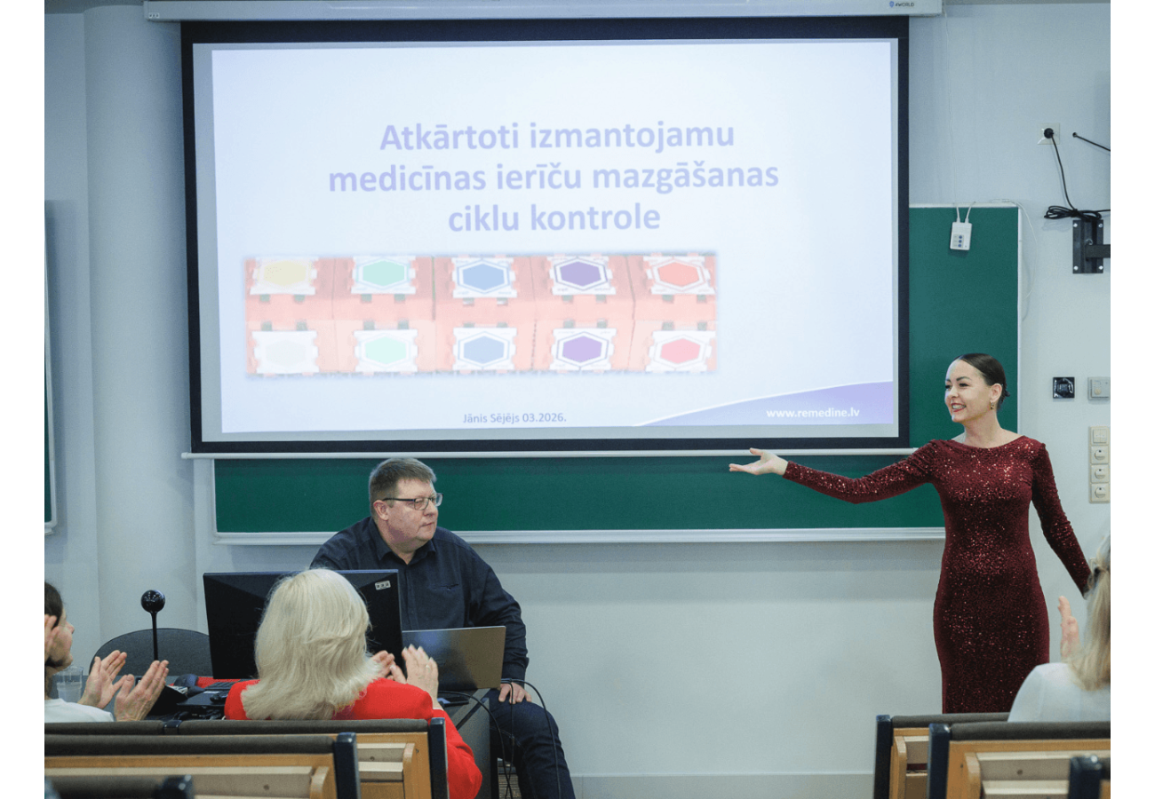 Atkārtoti izmantojamu medicīnas ierīču mazgāšanas ciklu kontrole